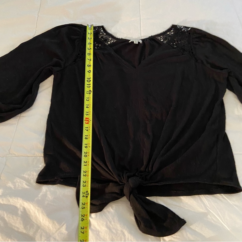 Top with/ Lace Shoulders - Picture 5 of 12